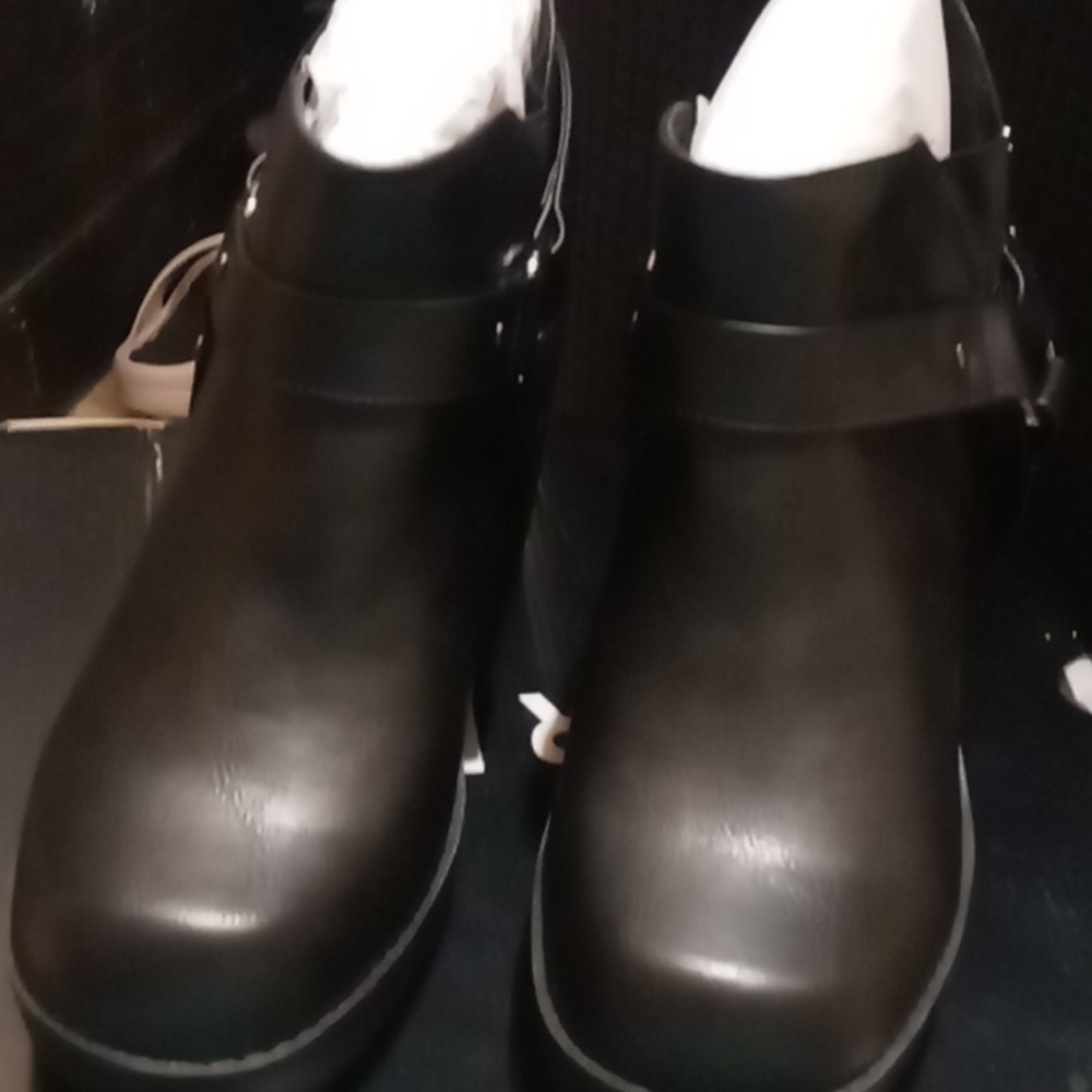 TORRID SQUARE TOED BOOTS